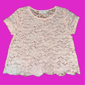 ** Cute peach colored Everly top S